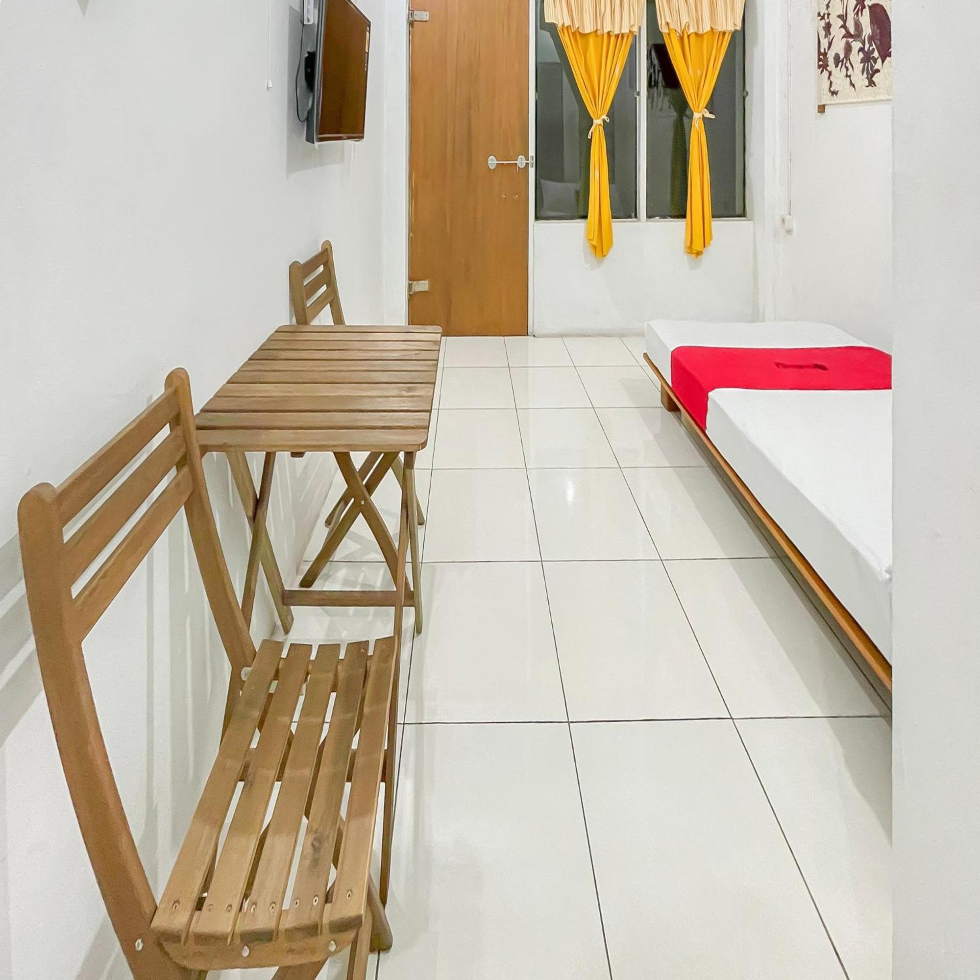 Hotel Reddoorz Syariah At Jalan Ra Kosasih Sukabumi Extérieur photo