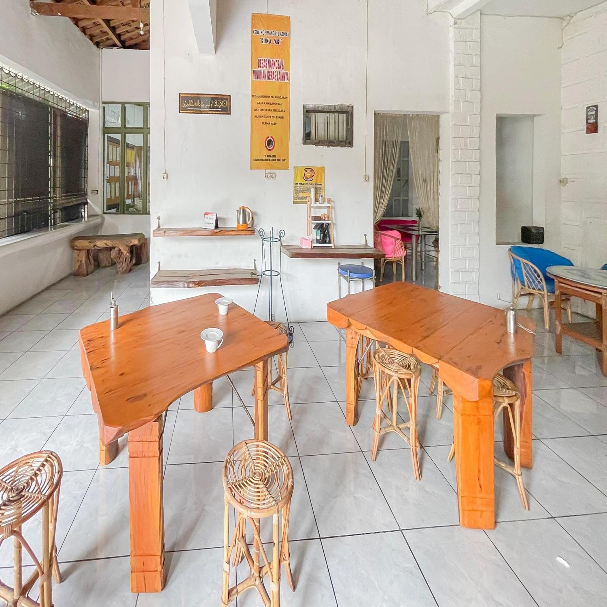 Hotel Reddoorz Syariah At Jalan Ra Kosasih Sukabumi Extérieur photo