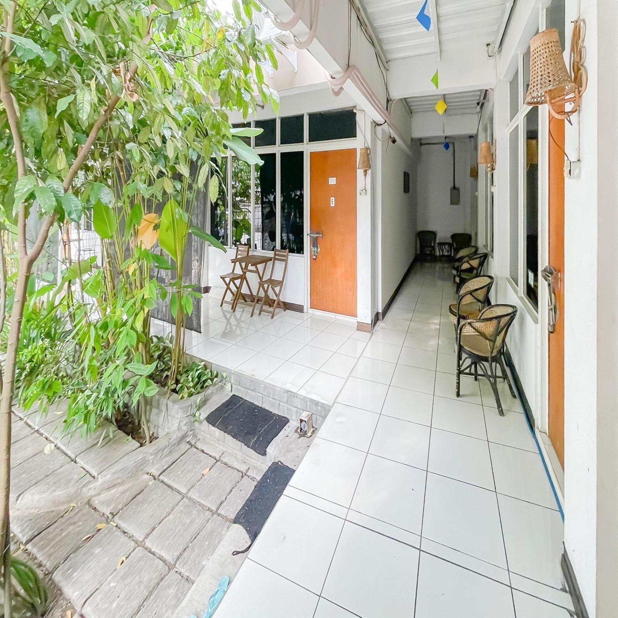 Hotel Reddoorz Syariah At Jalan Ra Kosasih Sukabumi Extérieur photo