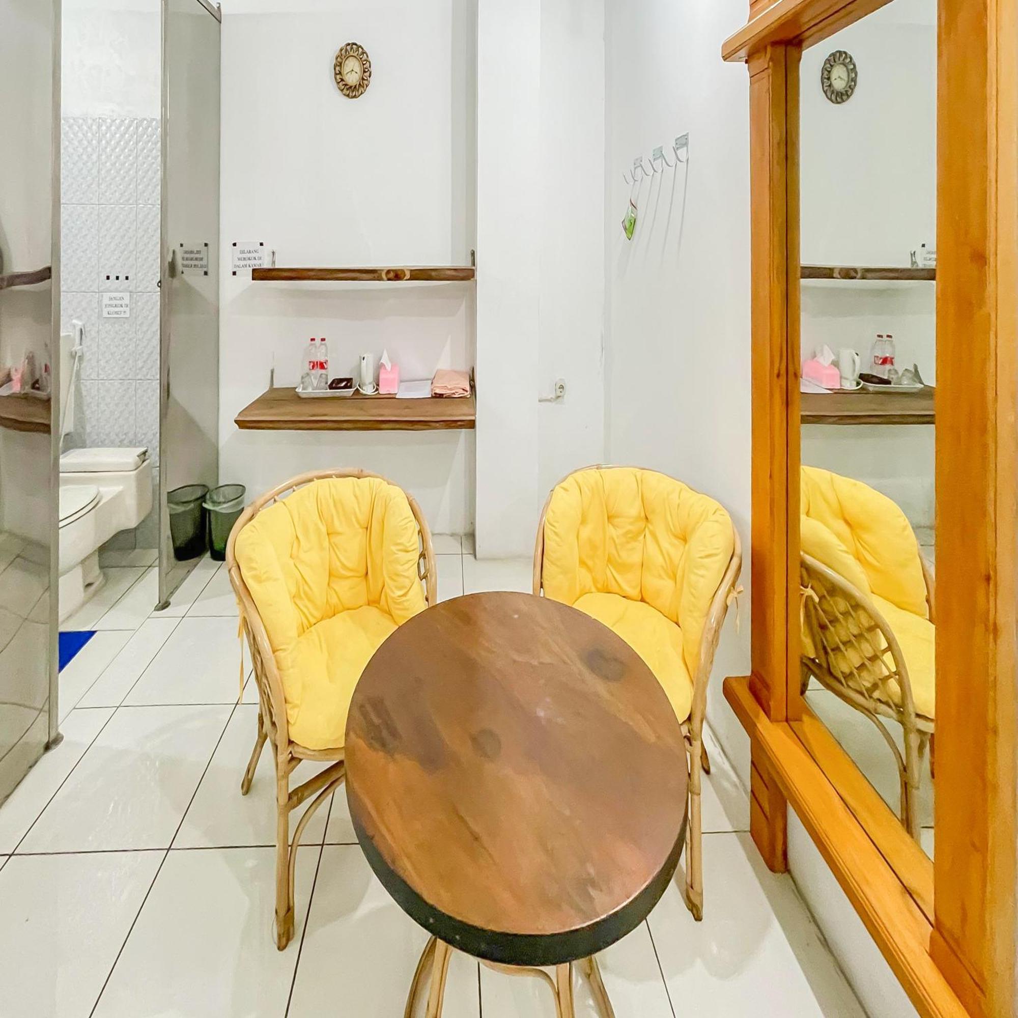 Hotel Reddoorz Syariah At Jalan Ra Kosasih Sukabumi Extérieur photo