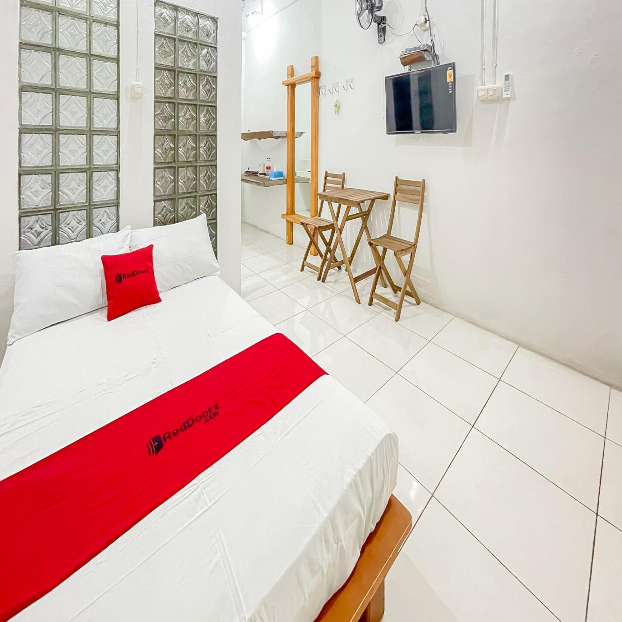 Hotel Reddoorz Syariah At Jalan Ra Kosasih Sukabumi Extérieur photo